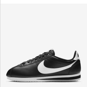 EUC Women’s Nike Cortez
